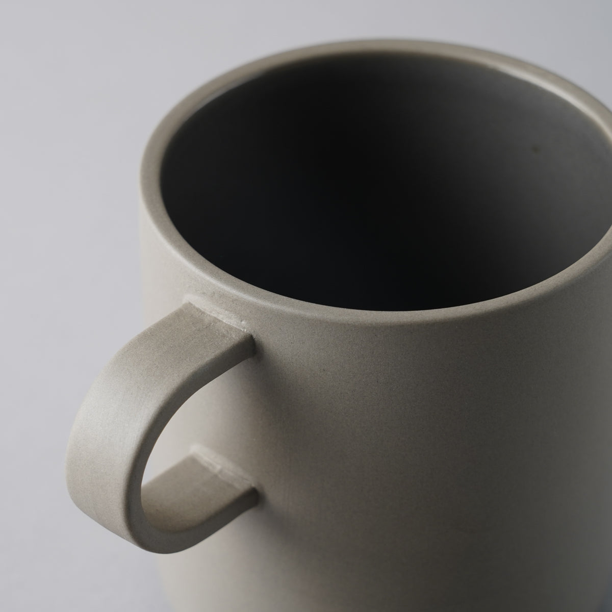 波佐見焼 HASAMI PORCELAIN GREY マグカップ(M) 350ml Dark grey(HDG120) HASAMI PORCELAIN Studio1156