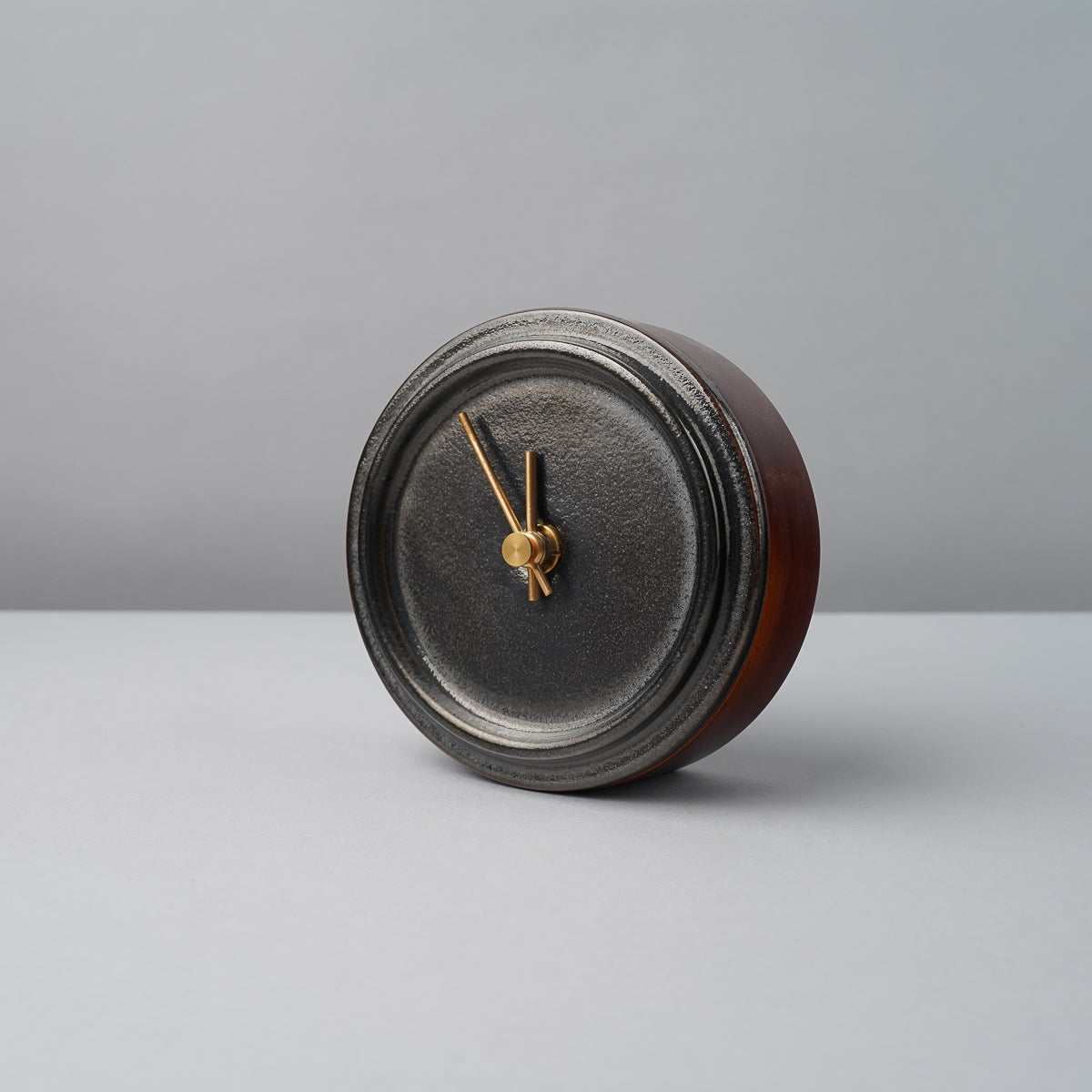 美濃焼 TILE WOOD CLOCK 陶器時計 置き時計 電池付 SUGY 時計｜Studio1156