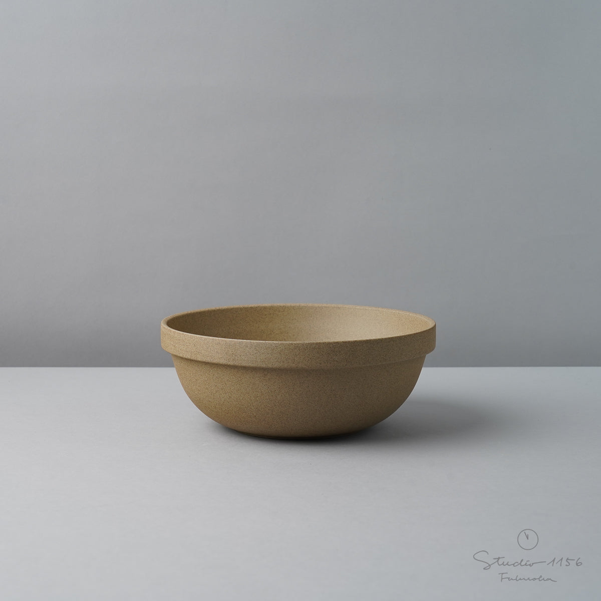 波佐見焼 HASAMI PORCELAIN セミディープラウンドボウル(M) 18.5cm HASAMI PORCELAIN 中鉢  15~23cm｜Studio1156